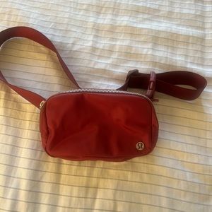 NWOT Lululemon Everywhere Belt Bag